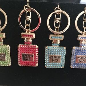BUNDLE (4) for ONLY $29🔥Parfum Bottle KEY CHAINS/BAG CHARMS